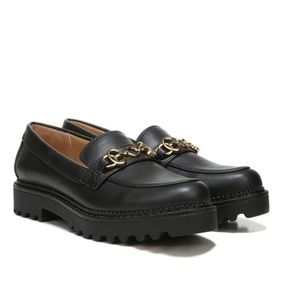 New* Black Loafer